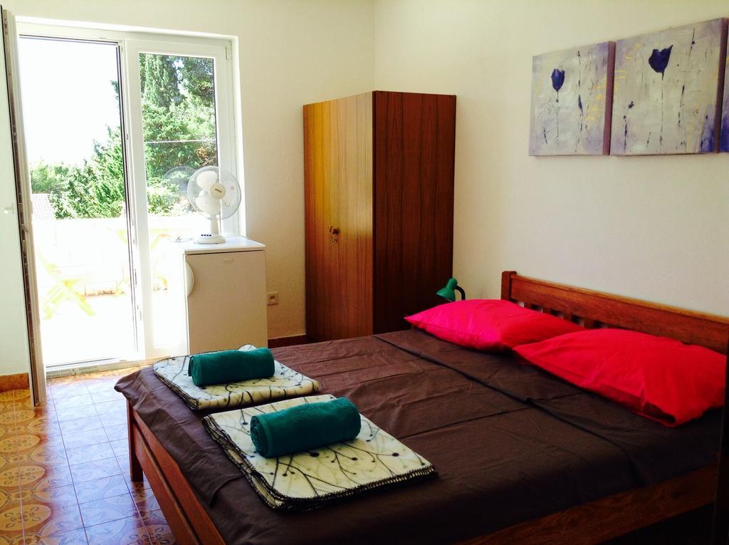 Guest House Perfect Location Bol Exterior photo